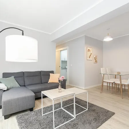 Apartment Luminoso Y Moderno En By