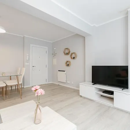 Luminoso Y Moderno En By * فيجو