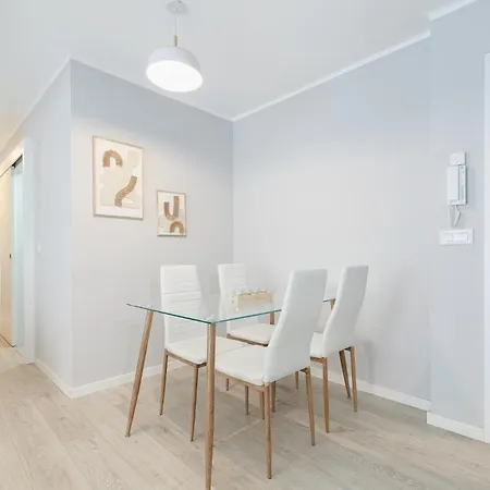 Luminoso Y Moderno En By شقة *