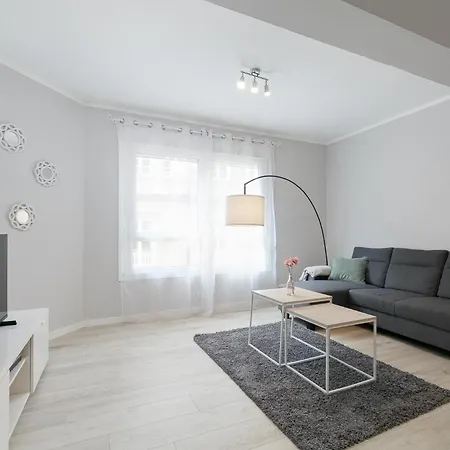 Apartment Luminoso Y Moderno En By *