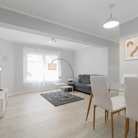 Luminoso Y Moderno En By شقة *